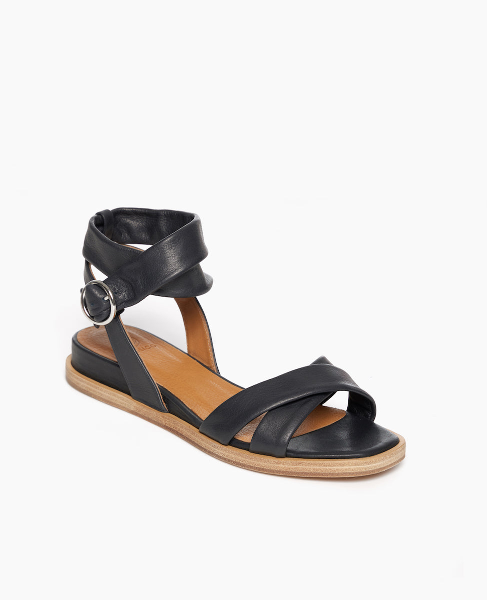 Katriane Sandal