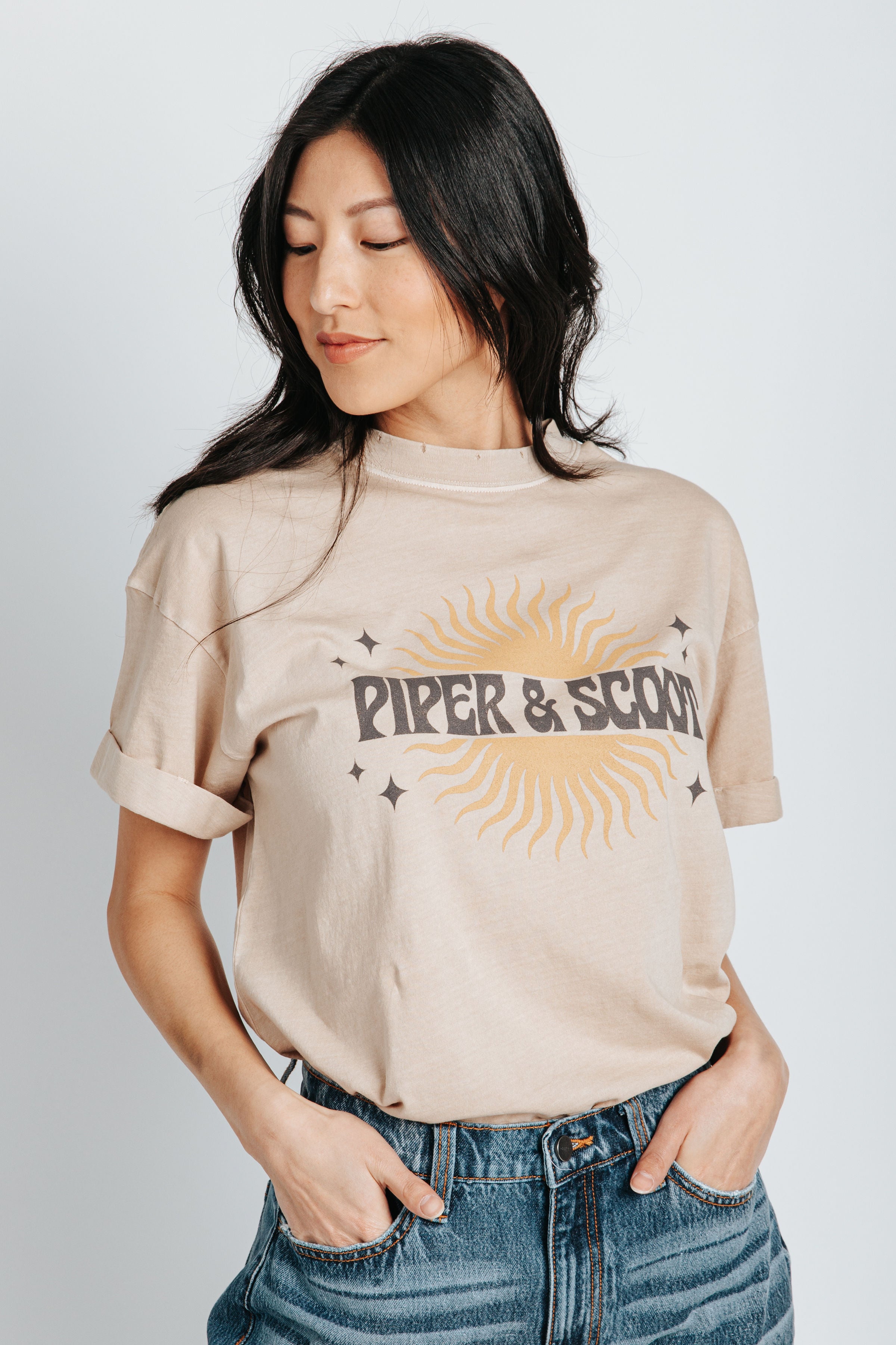 Piper & Scoot: Sun Graphic Tee in Sand