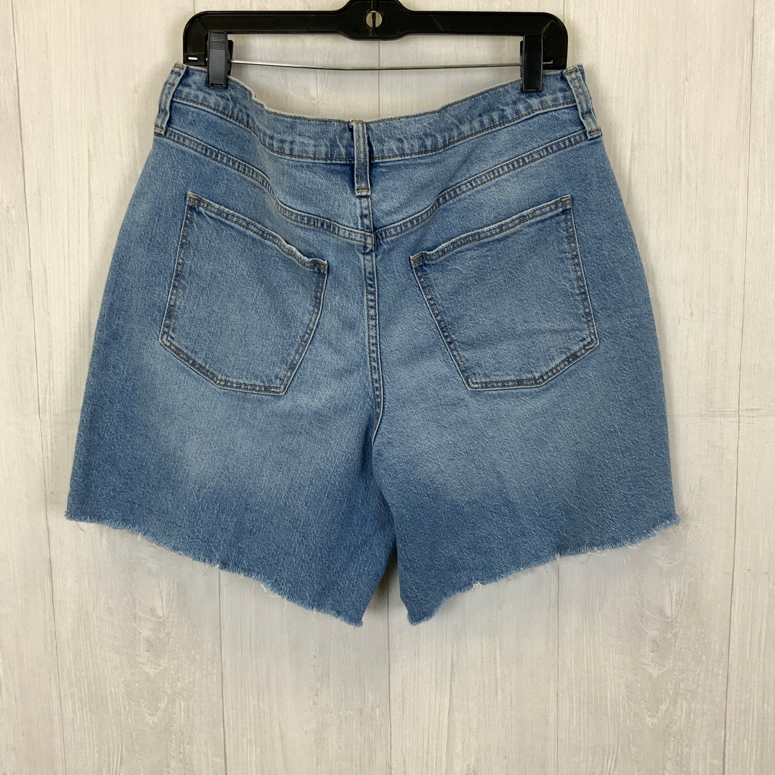 Shorts By Universal Thread  Size: 14