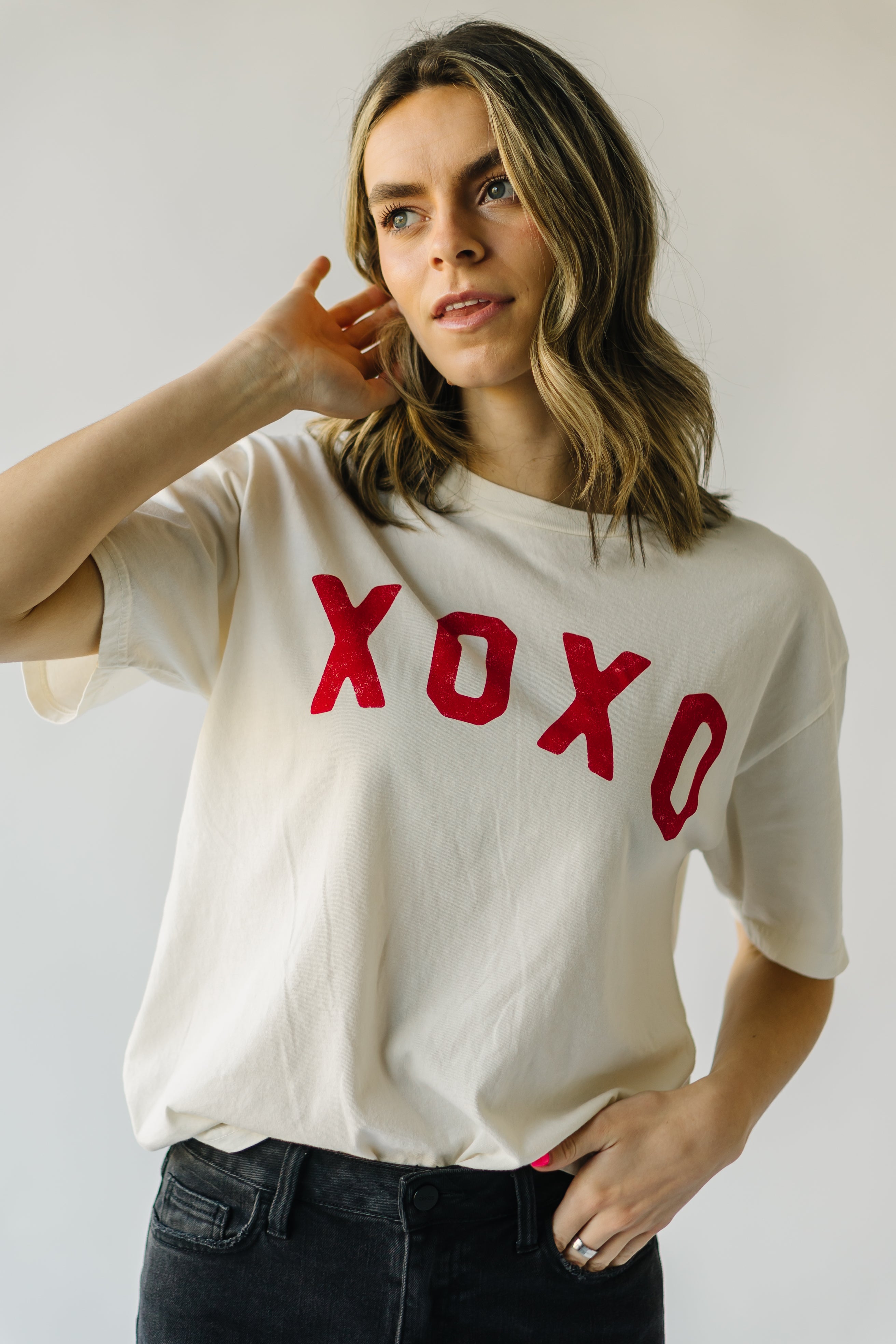 The Hugs + Kisses Graphic Tee in Cream